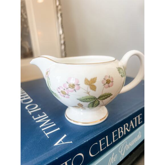 Wedgwood Wild Strawberry Creamer Bone China Made in England - Picture 1 of 4